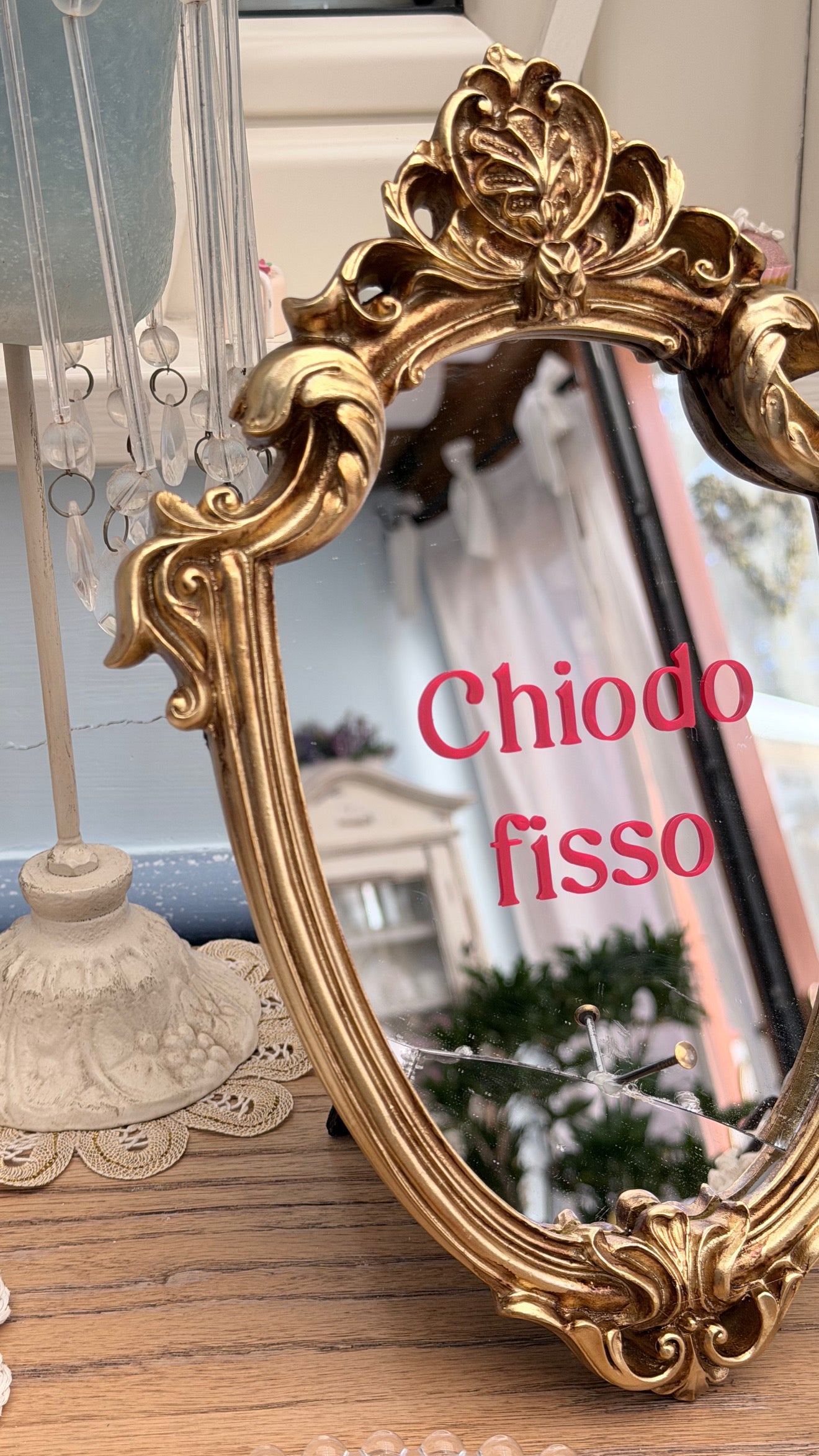 Specchio chiodo fisso